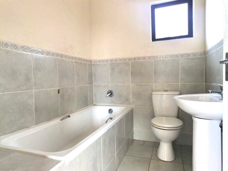 2 Bedroom Property for Sale in Cove Rock Eastern Cape